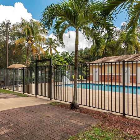Extended Stay America Suites - Fort Lauderdale - Плантейшен Экстерьер фото