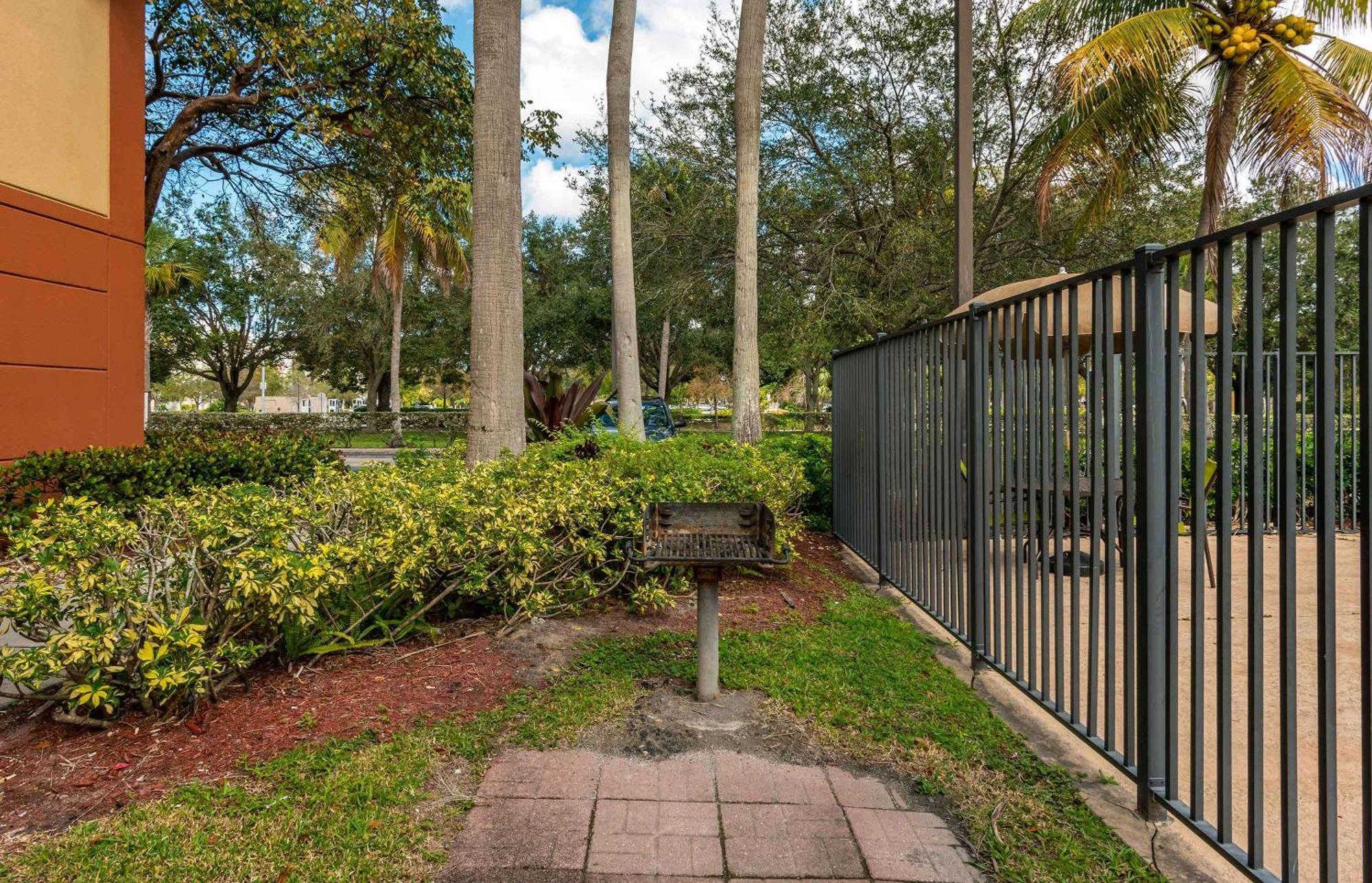 Extended Stay America Suites - Fort Lauderdale - Плантейшен Экстерьер фото